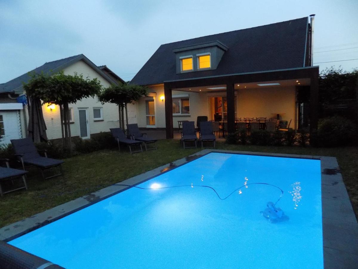 Villa Maas & Kempen Maaseik Exterior foto